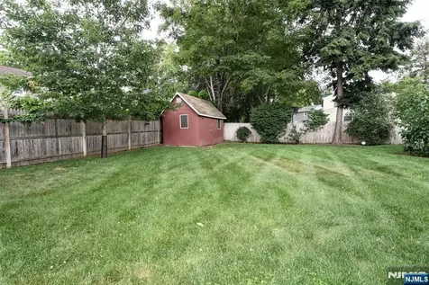 28 Malcolm Street Waldwick NJ 07463