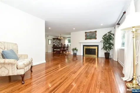 28 Malcolm Street Waldwick NJ 07463