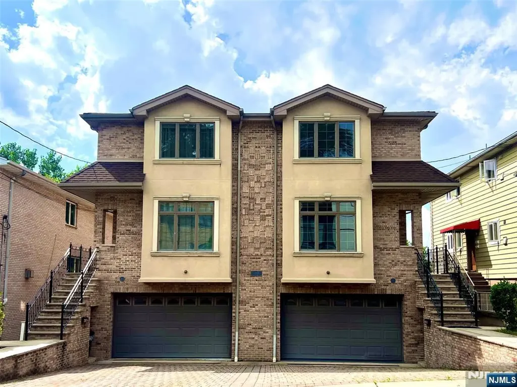 445 7th Street Palisades Park NJ 07650