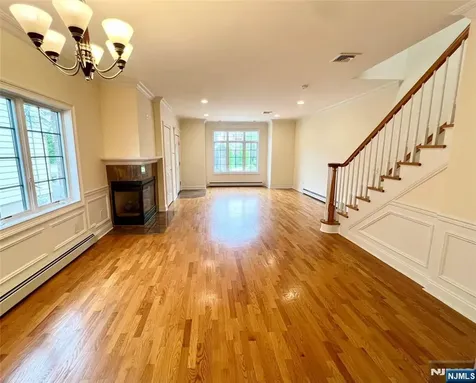 445 7th Street Palisades Park NJ 07650