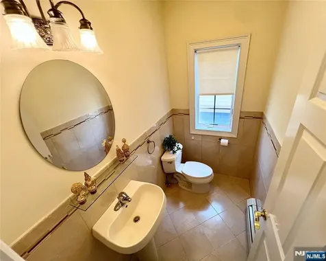 445 7th Street Palisades Park NJ 07650