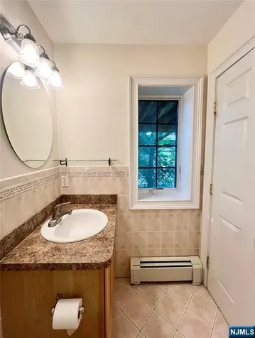445 7th Street Palisades Park NJ 07650