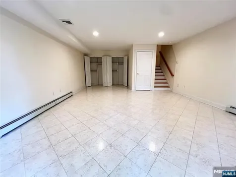 445 7th Street Palisades Park NJ 07650