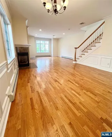 445 7th Street Palisades Park NJ 07650