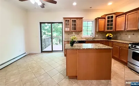 445 7th Street Palisades Park NJ 07650