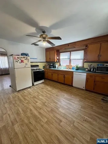 28 Norwood Avenue Clifton NJ 07011