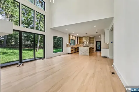 61 Riverview Terrace Upper Saddle River NJ 07458
