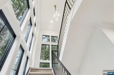 61 Riverview Terrace Upper Saddle River NJ 07458