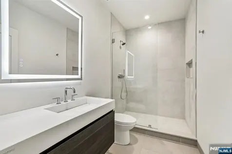 61 Riverview Terrace Upper Saddle River NJ 07458
