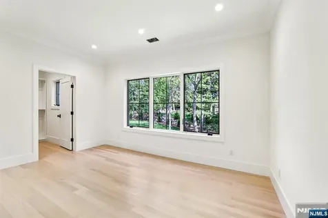 61 Riverview Terrace Upper Saddle River NJ 07458