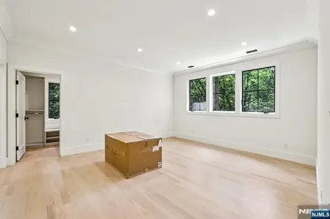 61 Riverview Terrace Upper Saddle River NJ 07458