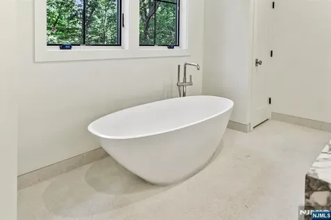 61 Riverview Terrace Upper Saddle River NJ 07458