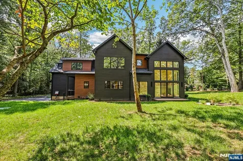 61 Riverview Terrace Upper Saddle River NJ 07458
