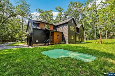 61 Riverview Terrace Upper Saddle River NJ 07458