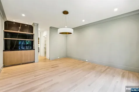 61 Riverview Terrace Upper Saddle River NJ 07458