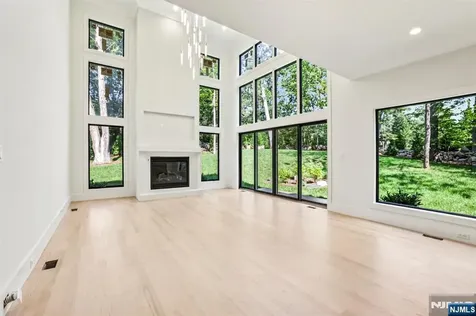61 Riverview Terrace Upper Saddle River NJ 07458
