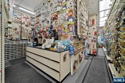 333-335 Broad Avenue Leonia NJ 07605