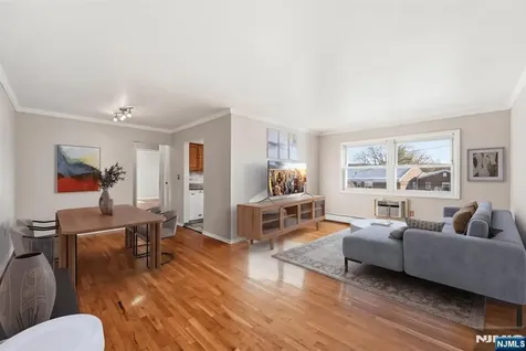 28 Knox Terrace Wayne NJ 07470
