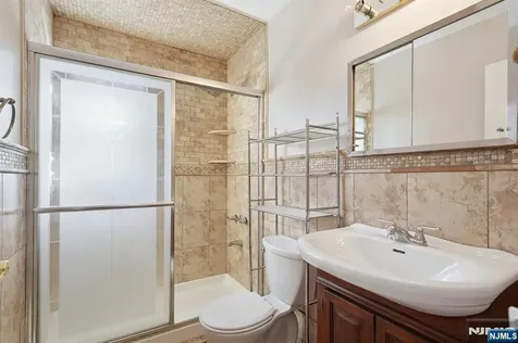 28 Knox Terrace Wayne NJ 07470