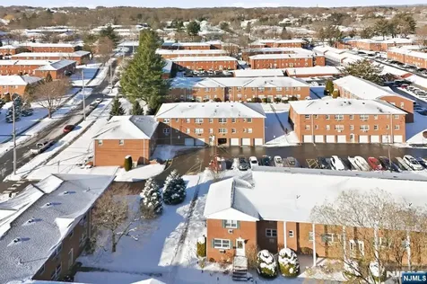 28 Knox Terrace Wayne NJ 07470