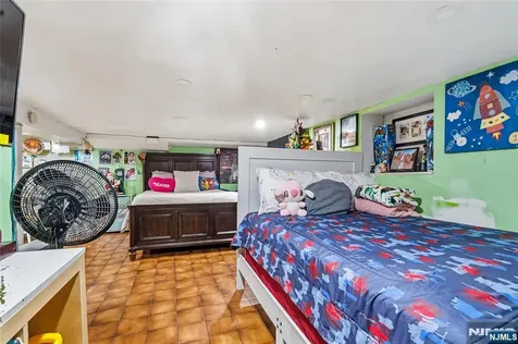 6307 Dewey Avenue West New York NJ 07093