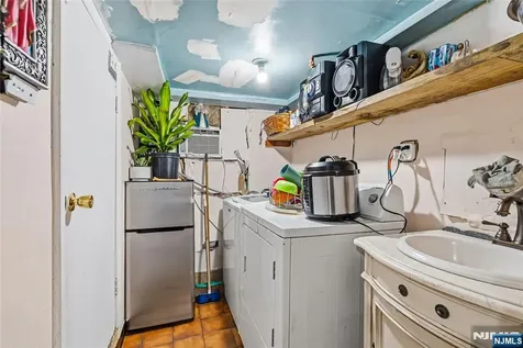 6307 Dewey Avenue West New York NJ 07093
