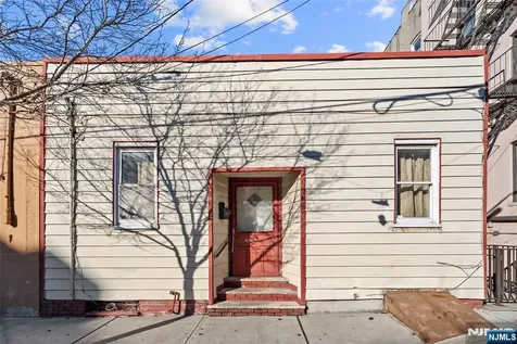 6307 Dewey Avenue West New York NJ 07093