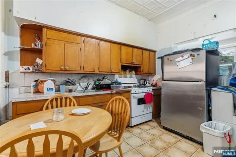 6307 Dewey Avenue West New York NJ 07093