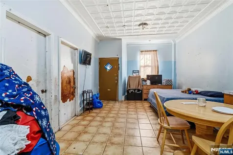 6307 Dewey Avenue West New York NJ 07093