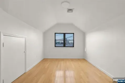 1618 Parker Avenue Fort Lee NJ 07024