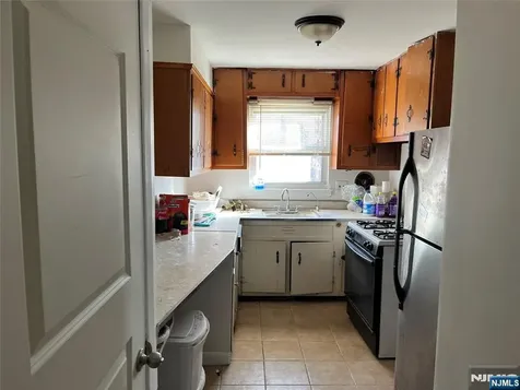 539 Sandra Place Teaneck NJ 07666