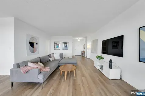 1530 Palisade Fort Lee NJ 07024