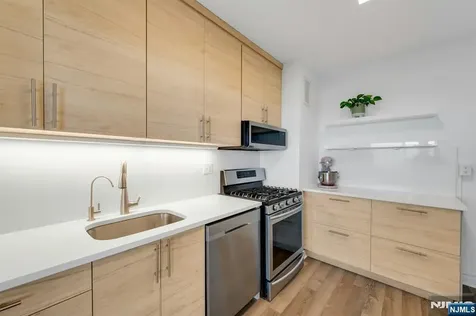 1530 Palisade Fort Lee NJ 07024