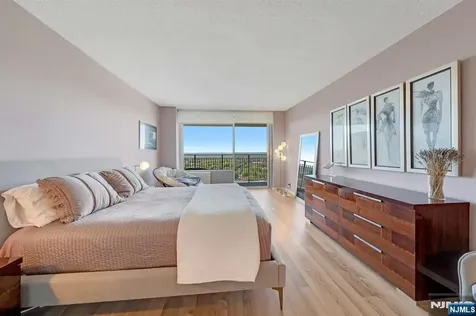 1530 Palisade Fort Lee NJ 07024