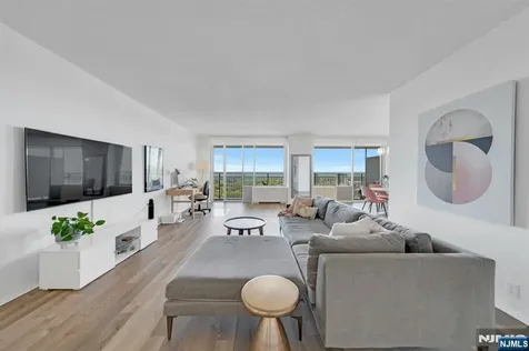 1530 Palisade Fort Lee NJ 07024