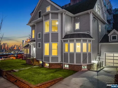 859 Boulevard East Weehawken NJ 07086