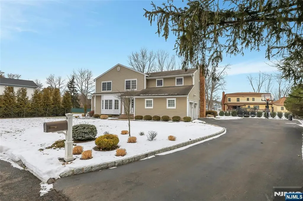 16 Herron Harrington Park NJ 07640