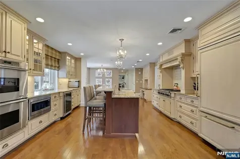 16 Herron Harrington Park NJ 07640