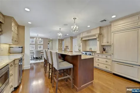 16 Herron Harrington Park NJ 07640
