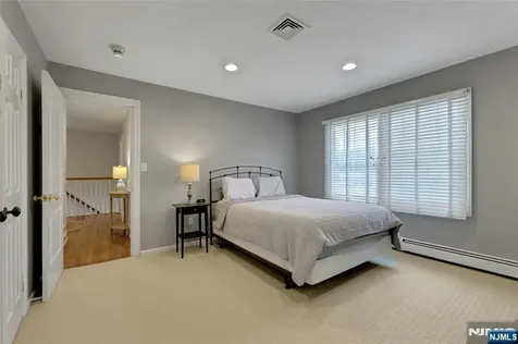 16 Herron Harrington Park NJ 07640