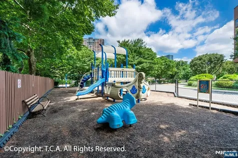 316 Ellery Court Edgewater NJ 07020