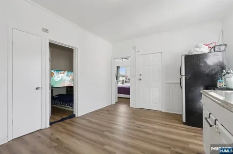 39 Thomas Street Paterson NJ 07503