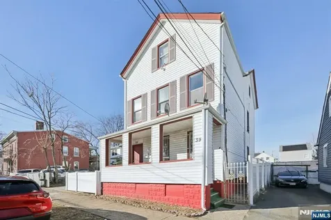 39 Thomas Street Paterson NJ 07503