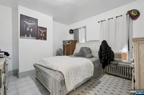 39 Thomas Street Paterson NJ 07503