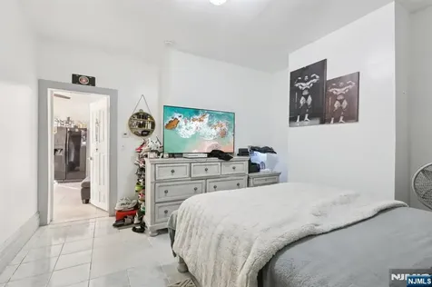 39 Thomas Street Paterson NJ 07503