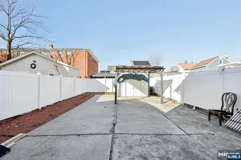 39 Thomas Street Paterson NJ 07503