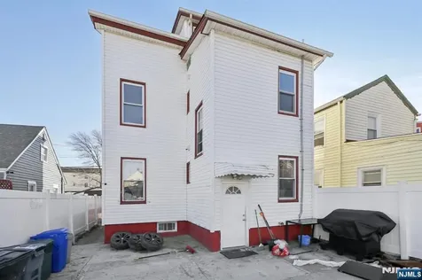 39 Thomas Street Paterson NJ 07503