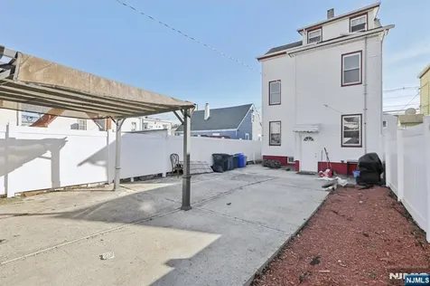39 Thomas Street Paterson NJ 07503