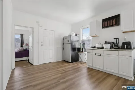 39 Thomas Street Paterson NJ 07503