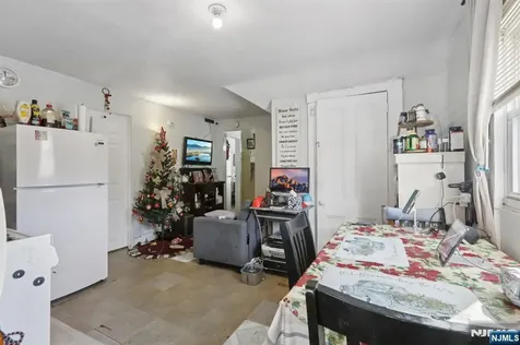 39 Thomas Street Paterson NJ 07503